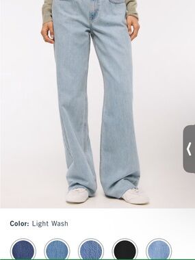 Abercrombie & Fitch Light Wash low rise ultra loose Jeans